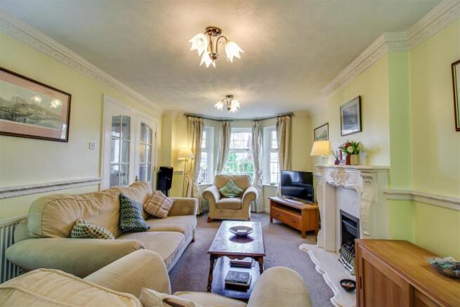 4 bed Detached for sale Image 6