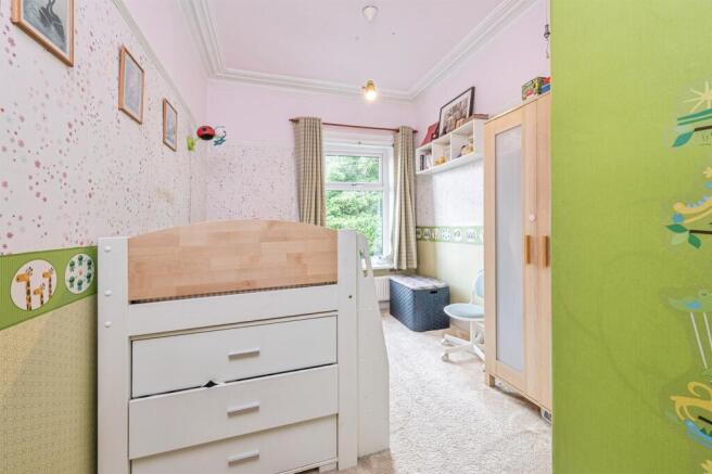 4 bed Semi-Detached for sale Image 11