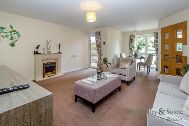8701825-interior06.jpg