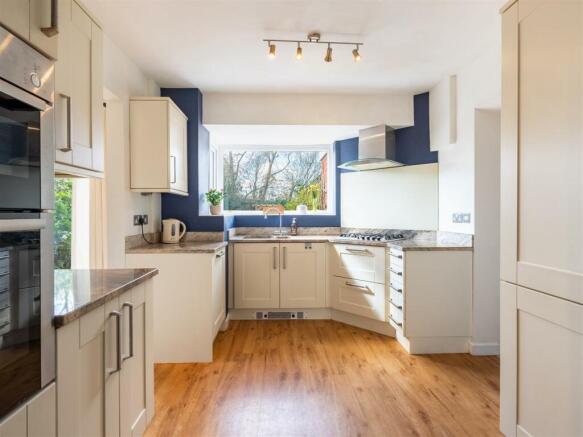 KITCHEN 1.jpg