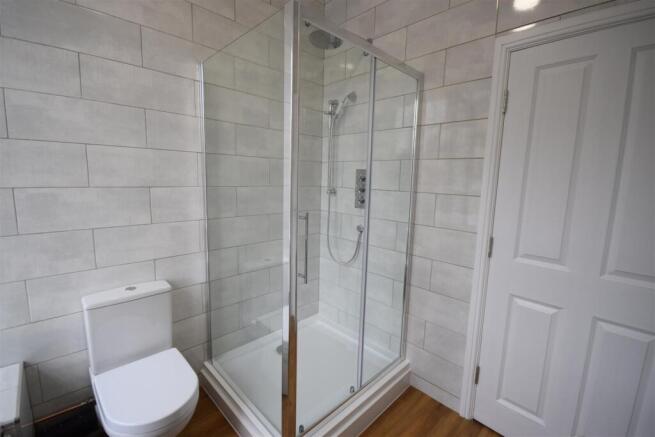 1 bed Apartment to rent Image 2