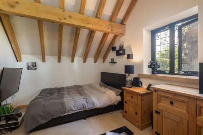 Overfield Lodge Bedroom 4-2.jpg