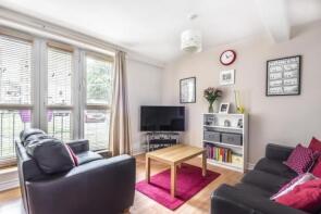 32, Strathan Close, London SW18 1PW