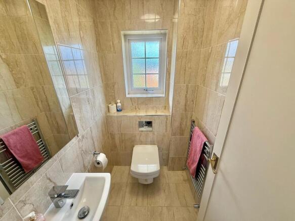 2 bed Flat for sale Image 9