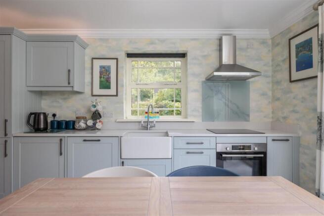 4 bed Detached for sale Image 5