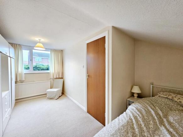 3 bed Semi-Detached Bungalow for sale Image 11