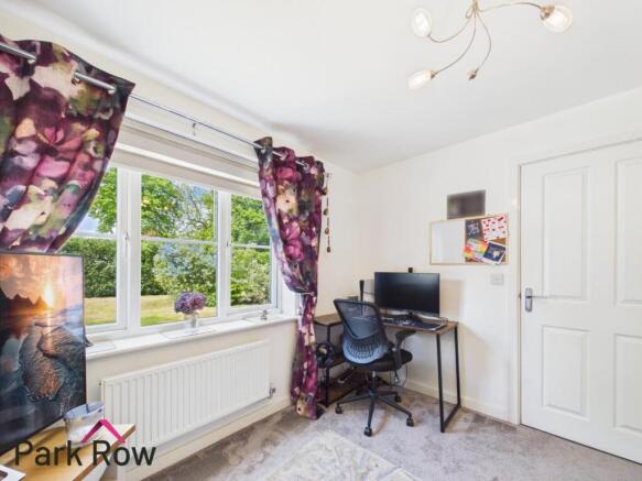 4 bed Detached for sale Image 8