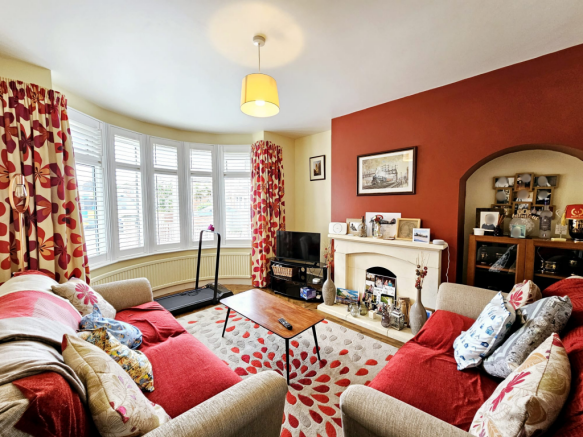 4 bed Semi-Detached for sale Image 4