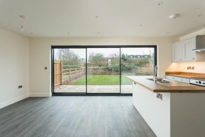 3 bed Semi-Detached to rent Image 3