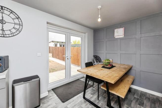 3 bed Semi-Detached for sale Image 11