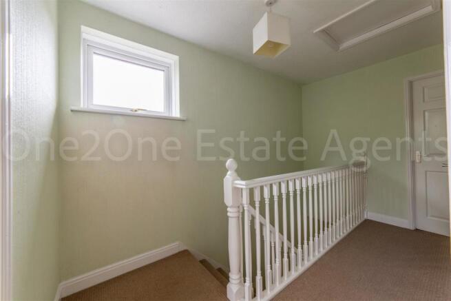 14 Gifford Close-10.jpg