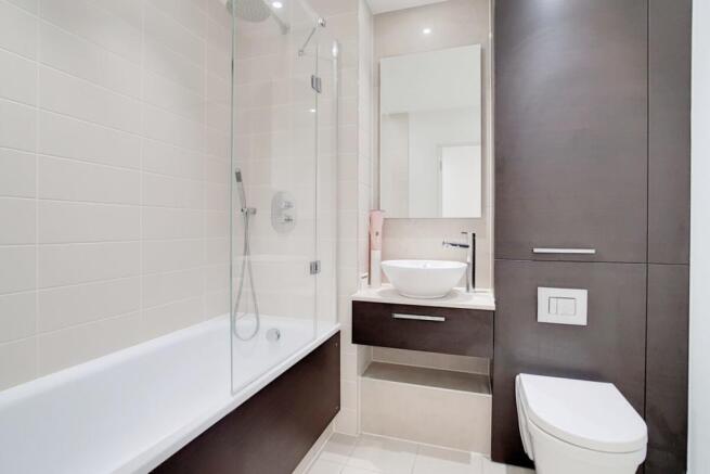 10_Bathroom_1