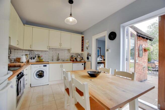 Kitchen/Breakfast Room