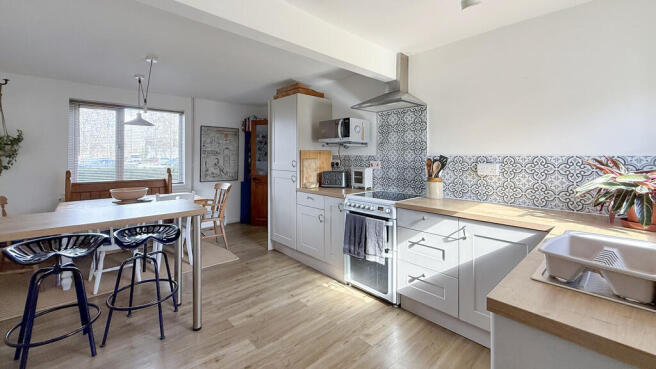 Kitchen/dining ro...
