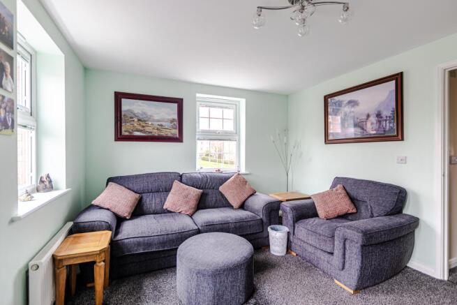 4 bed Semi-Detached for sale Image 11