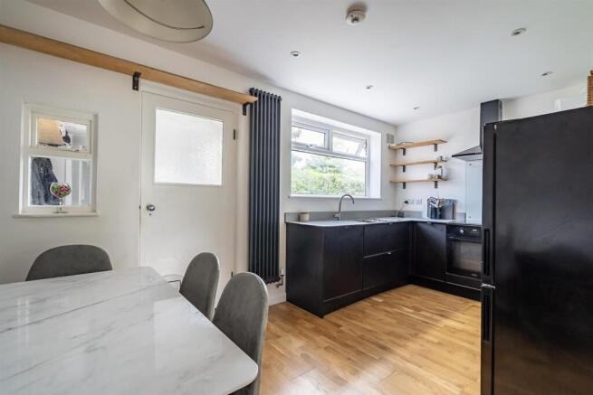 KITCHEN DINING