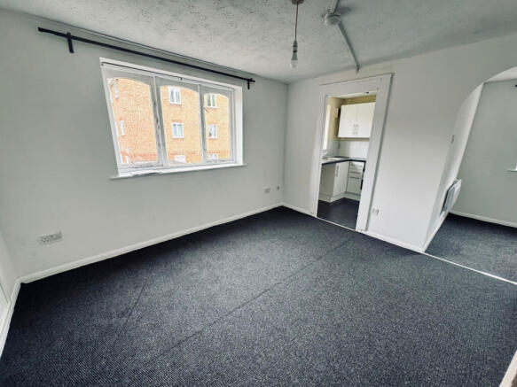 1 bed studio to rent Plumtree Close, Dagenham RM1