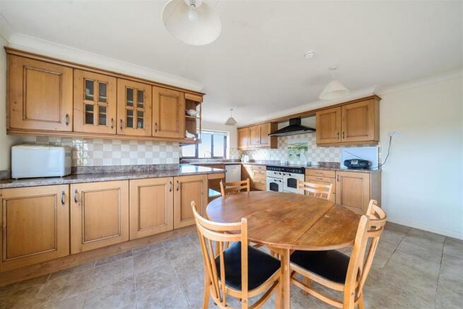 Kitchen /Breakfast Room