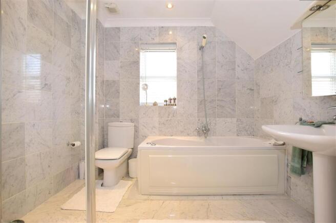 En-Suite Bathroom