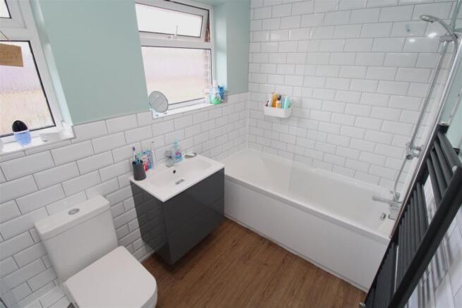 Bathroom.JPG