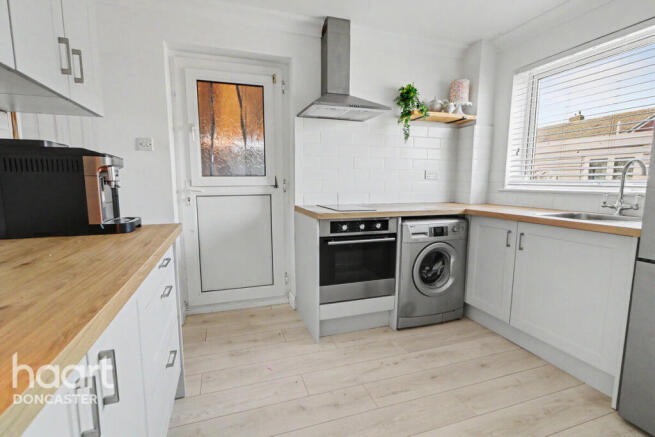 3 bed Semi-Detached for sale Image 8