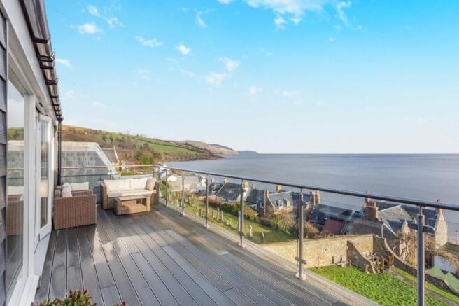 11 Marine House
