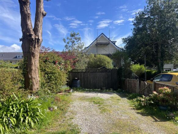 Gardens & Parking