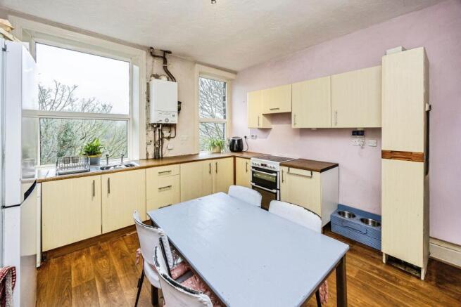 3 bed Terraced for sale Image 5