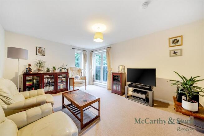 8707613-interior06.jpg