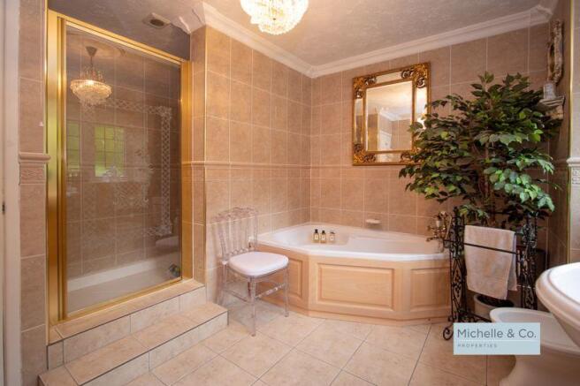 Bathroom D/S