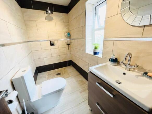 EN SUITE 