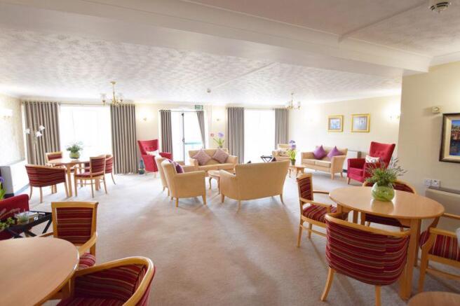 COMMUNAL LOUNGE