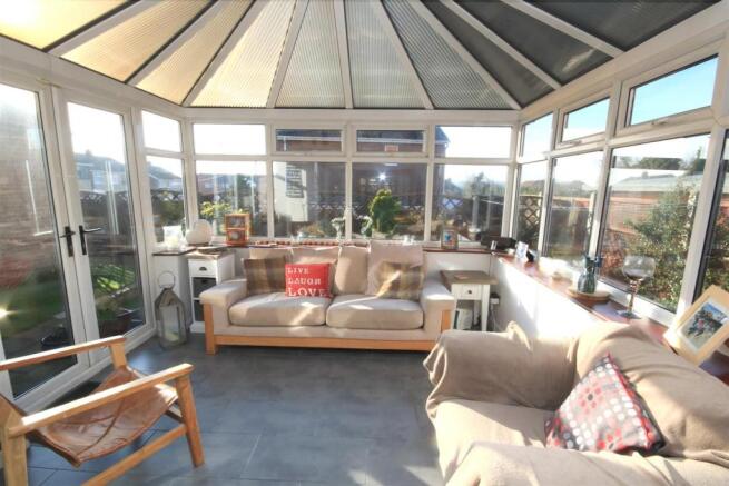 OPEN PLAN LIVING/ DINING/ KITCHEN
