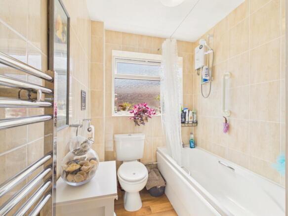 2 bed Semi-Detached Bungalow for sale Image 10