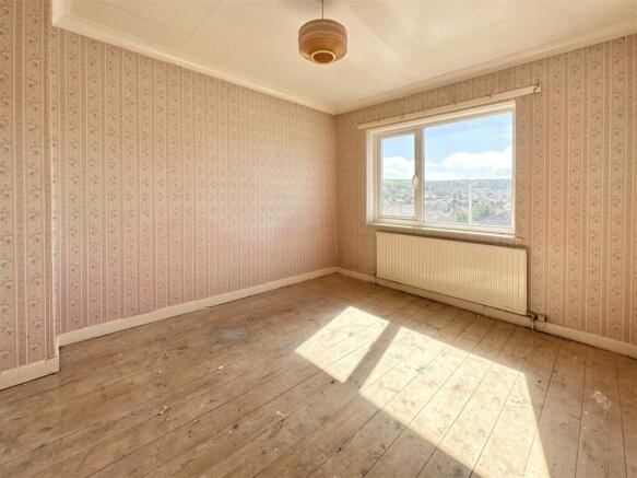 Bedroom 2.JPG