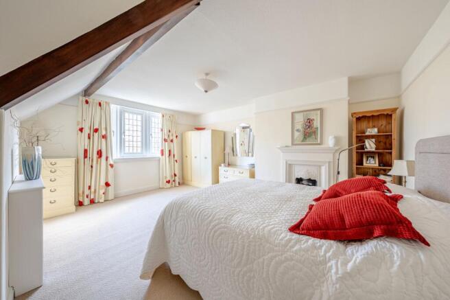 3 bed Flat for sale Image 8