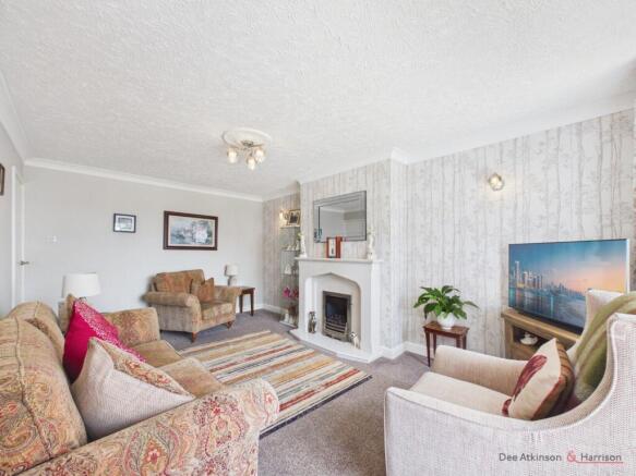 2 bed Semi-Detached Bungalow for sale Image 6