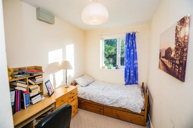 Bedroom 3/ Study