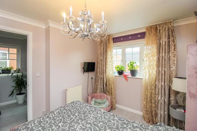 2 bed Semi-Detached for sale Image 8