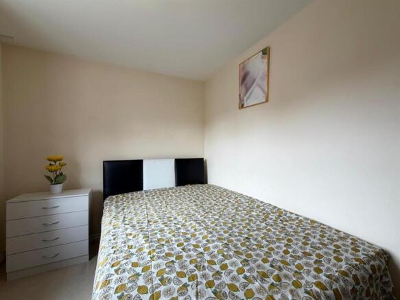 3 bed House to rent Image 12