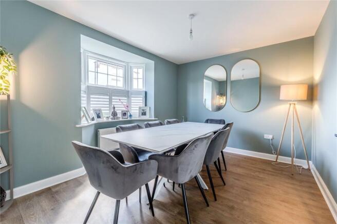 5 bed Detached for sale Image 4