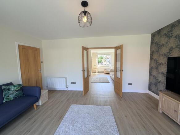 4 bed Semi-Detached for sale Image 7