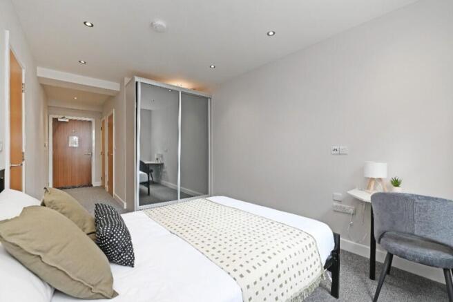 2 bed Flat to rent Image 11