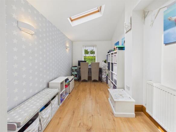 4 bed Detached for sale Image 10
