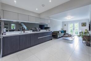 Apartment 6, 32 Tudor Place, Blossomfield Road, Solihull B91 1NQ