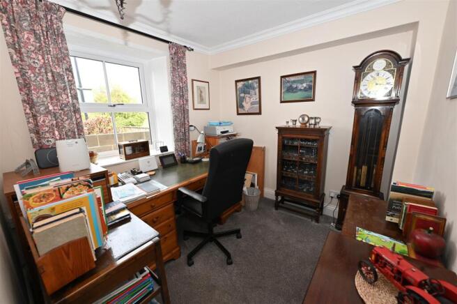 3 bed Semi-Detached for sale Image 6