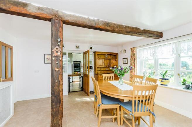 8267636-interior20.jpg