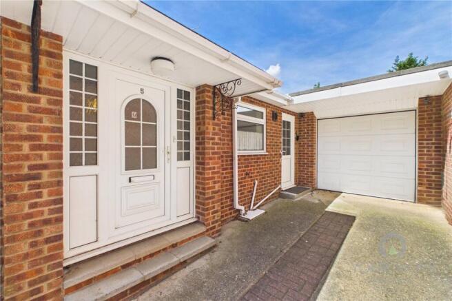 Entrance/Garage