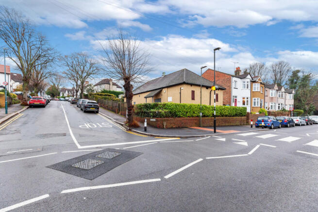 16 Hill Road, Carshalton, Sutton, SM5 3RA