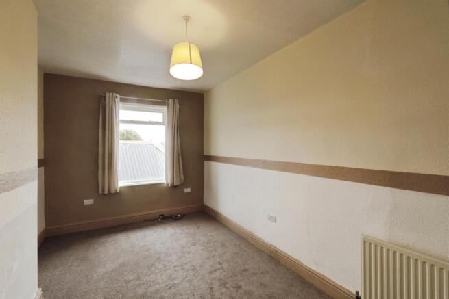 3 bed Semi-Detached for sale Image 6